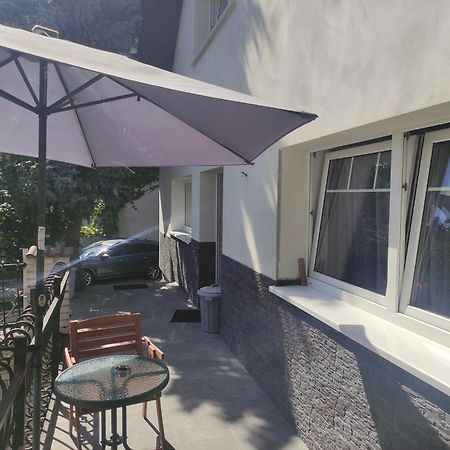 Cozy Gardens Apartments In Praga Esterno foto