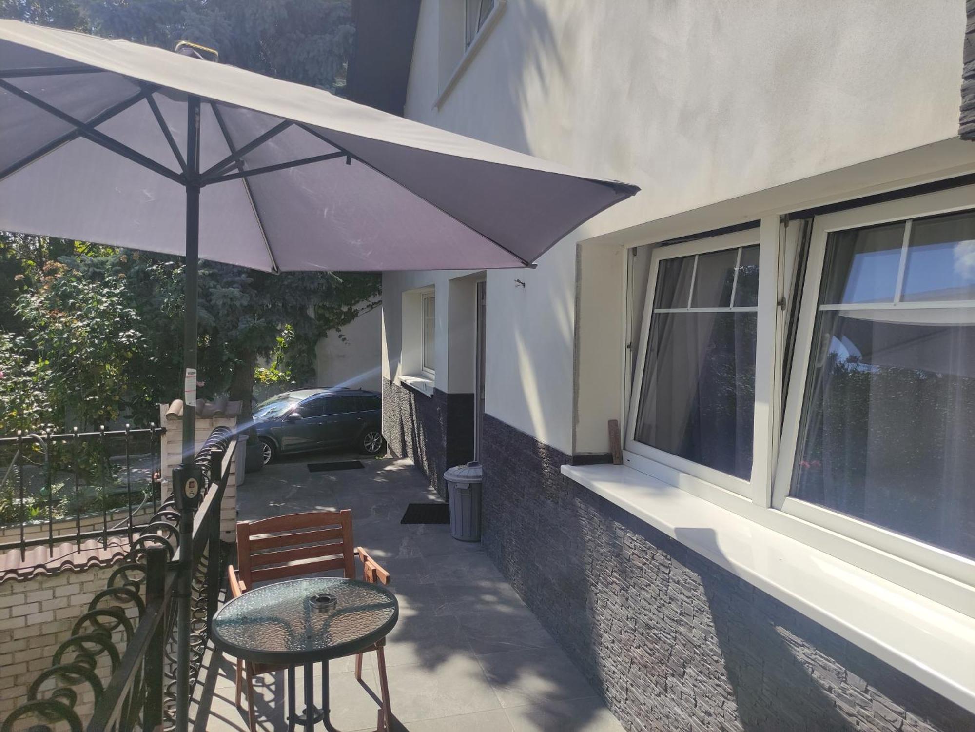 Cozy Gardens Apartments In Praga Esterno foto