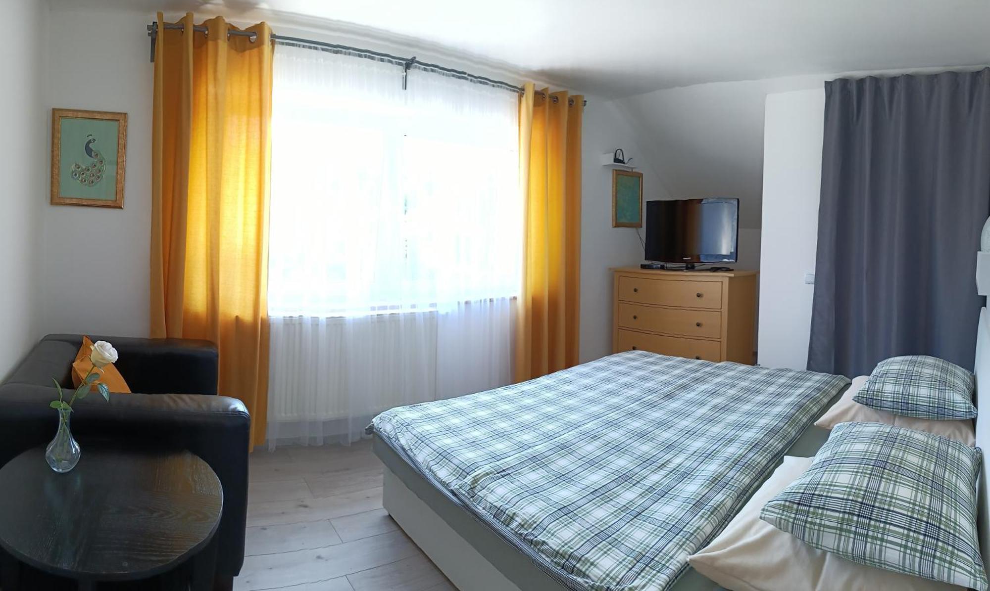 Cozy Gardens Apartments In Praga Esterno foto