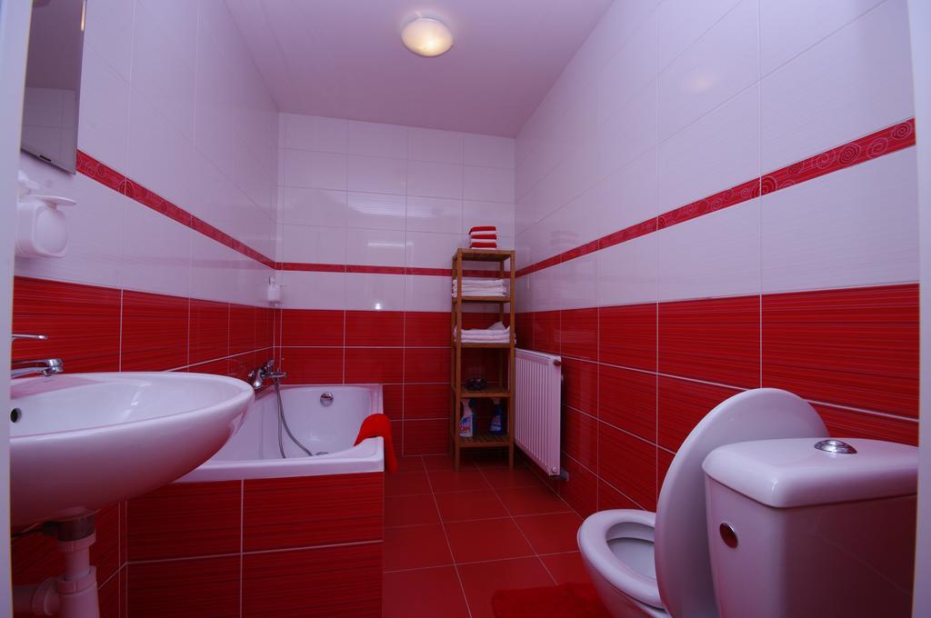 Cozy Gardens Apartments In Praga Esterno foto