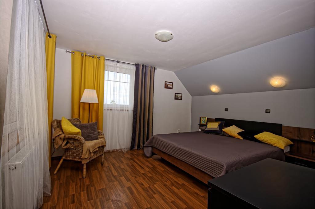 Cozy Gardens Apartments In Praga Esterno foto